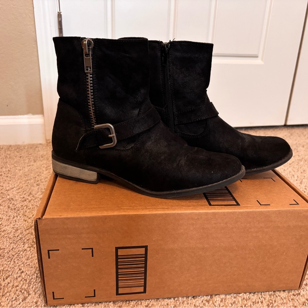 Rampage Black Ankle Boots with Buckle and Zipper